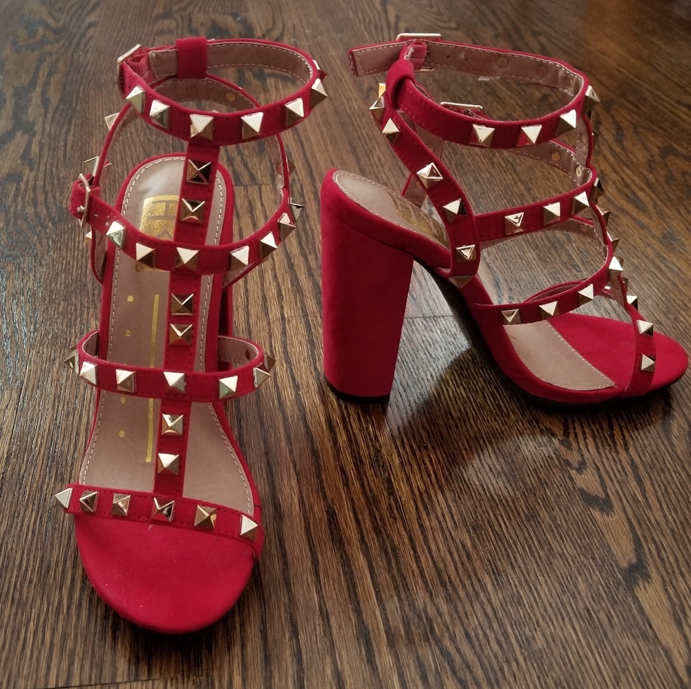 NEW Red rock stud sandals faux suede women size 5.5